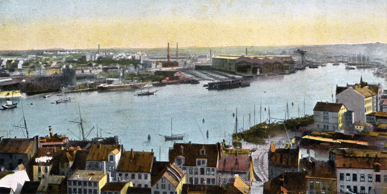 Kiel, Saksa - näkymä telakalle Nicolaikirchestä käsin tekijältä Unbekannter Künstler