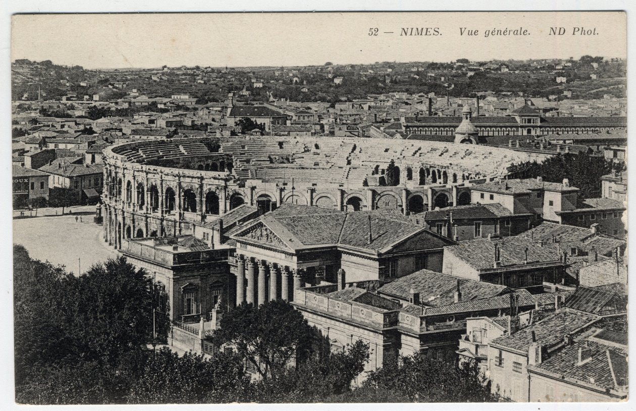Languedoc Roussillon, Gard (30), Nimes: yleinen näkymä kaupunkiin areenien ja Maison Carreen kanssa - Postikortti 1800-luvun lopulla - 1900-luvulla tekijältä William M. Timlin
