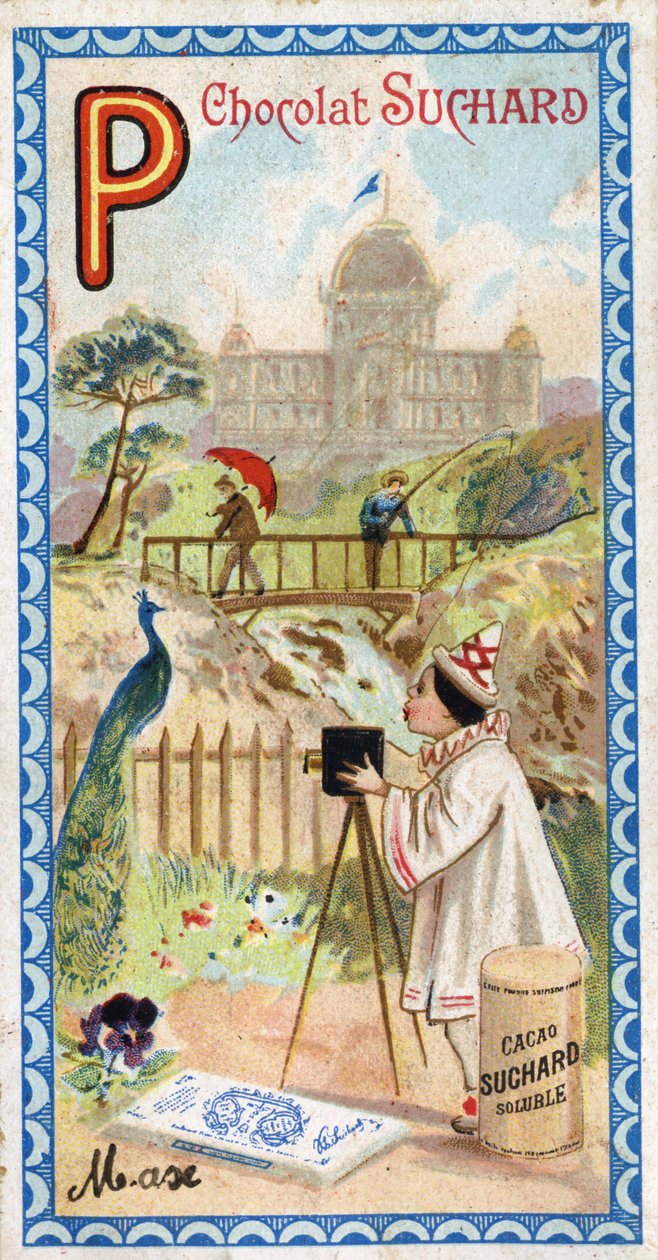 P-kirjain: palatsi, paviljonki, sateenvarjo, valokuvaaja, silta, kalastus, riikinkukko, pensee. Chocolat Suchardin toimittama aakkosten kaiverrus, 1900-luvun alku. 24 kromolitografiaa, jotka edustavat paikkoja, hahmoja ja esineitä, joista löydetään tekijältä Unbekannt