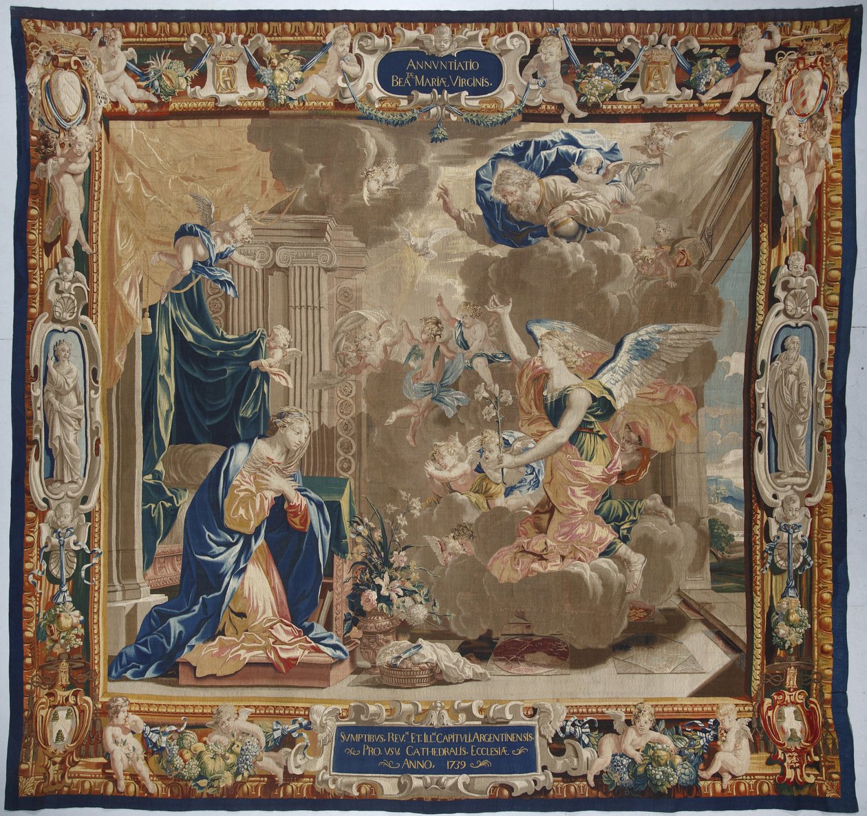 Neitsyen elämä: "Julistus"" Näemme Jumalan ja Pyhän Hengen kyyhkysen (Pyhä Henki) näyttämön yläpuolella - Pierre Damourin työpajassa Charles Poersonin (1609-1667) piirustuksista tehty villa- ja silkkikudos. tekijältä Unbekannt