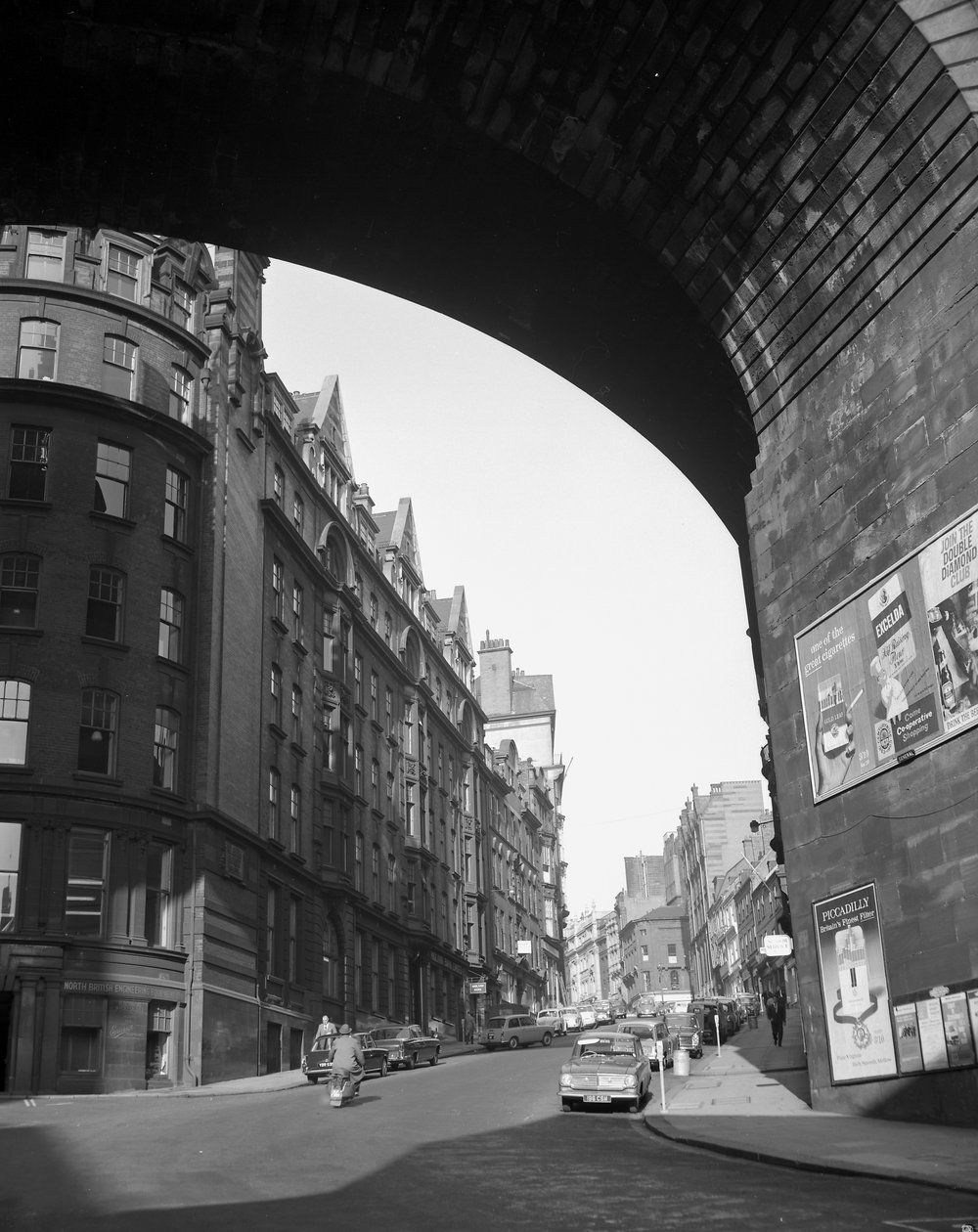 Dean Streetin katselu The Sidesta, Newcastle upon Tyne, Yhdistynyt kuningaskunta, marraskuu 1963 (m/v kuva) tekijältä Unbekannt