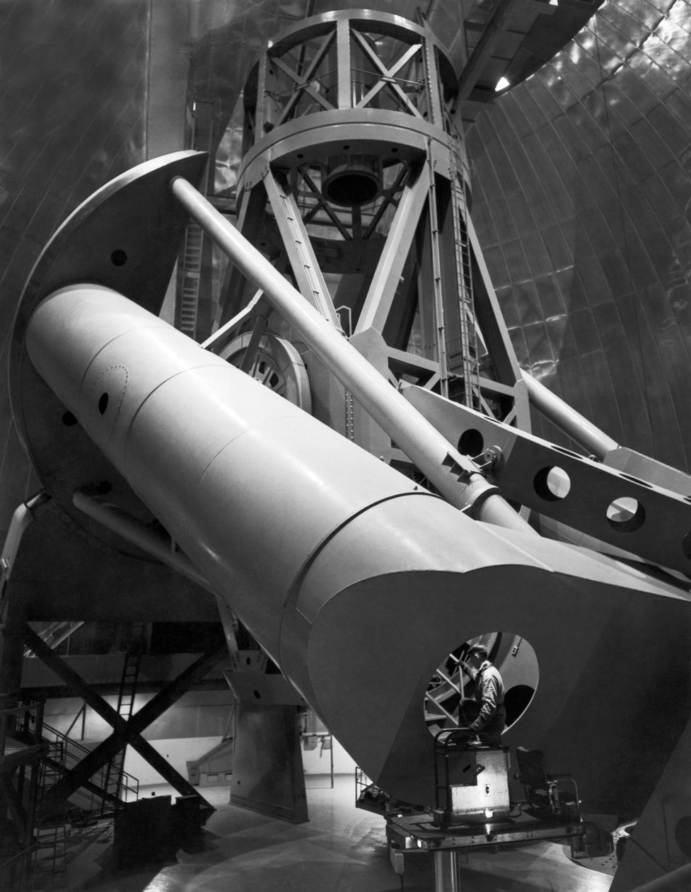 Los Angeles, Kalifornia: 1949 Osa Palomar-vuoren observatorion sisätiloista. (m/w kuva) tekijältä Unbekannt