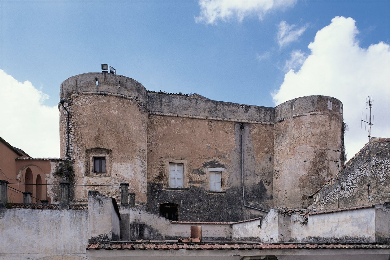 Linna, San Nicandro Garganico, Garganon kansallispuisto, Apulian maakunta, Italia. tekijältä Benjamin Baud