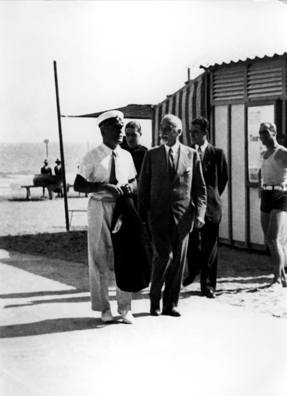 CINEMA NÄYTTELY vuodet 1930: huijari BENITO MUSSOLINI LIDOssa kreivi GIUSEPPE VOLPI DI MISURATA Venetsian kanssa tekijältä Unbekannt