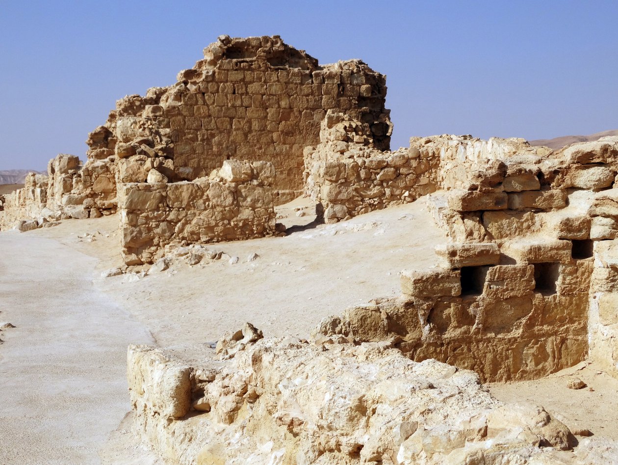 Masada on muinainen linnoitus Israelin eteläisellä alueella (kuva) tekijältä Unbekannt