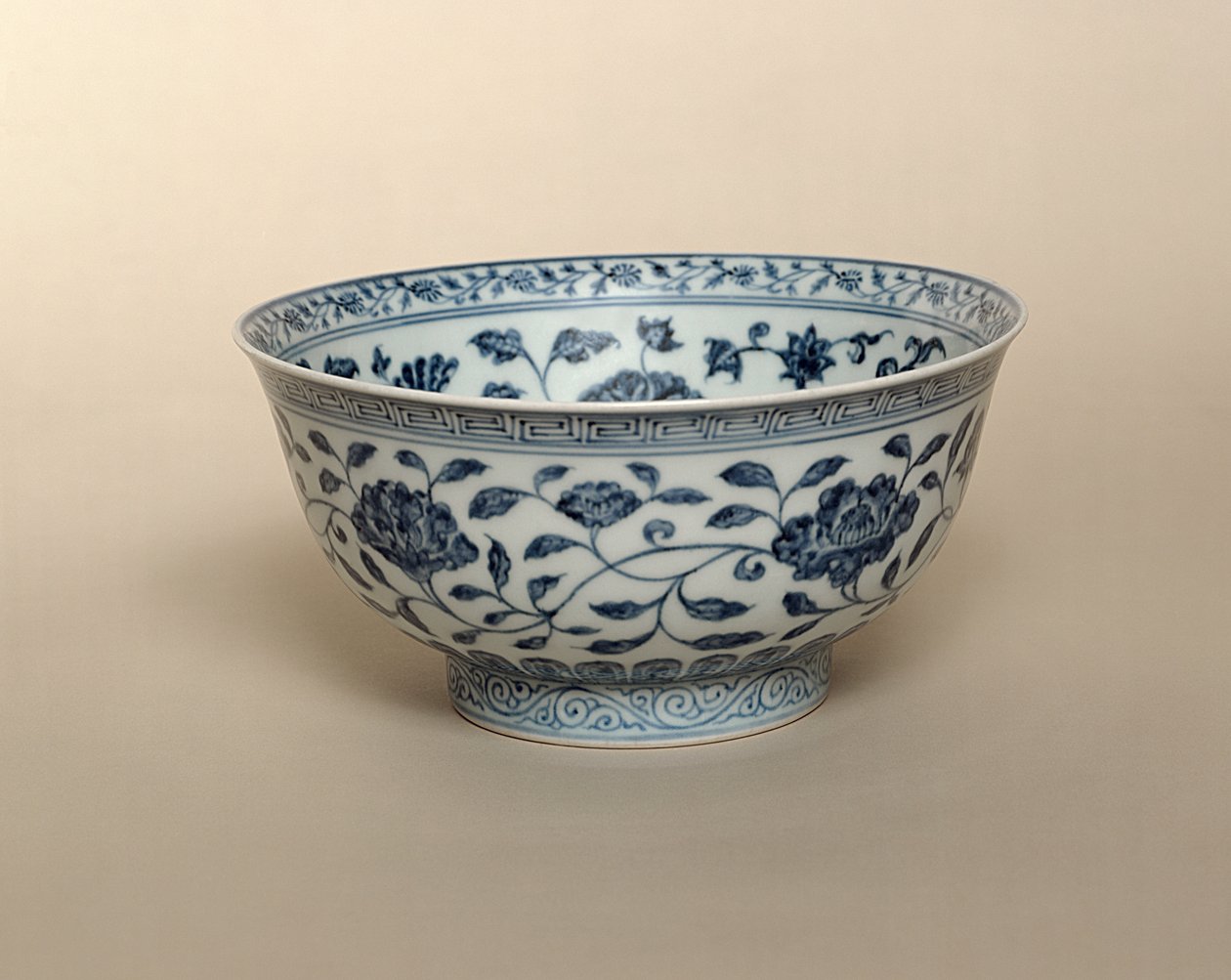 Ming sininen ja valkoinen kulho, Hsuan-te merkki (1426-35) tekijältä Unbekannt