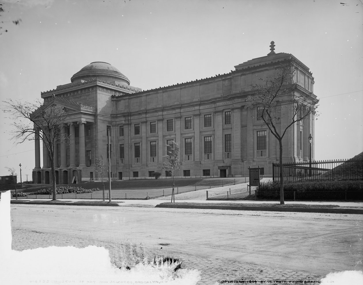 Museum of Art and Sciences, Brooklyn tekijältä Unbekannter Künstler