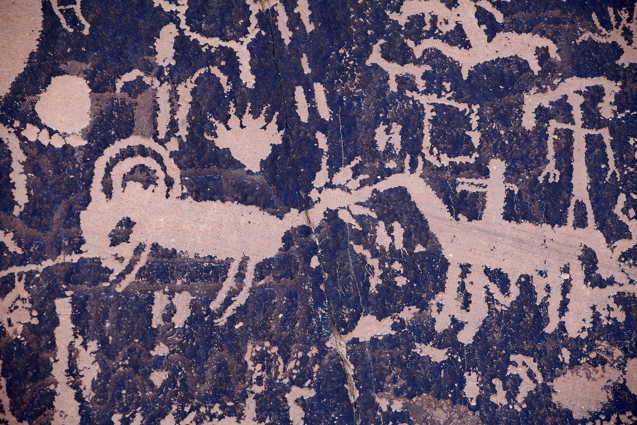 Paper Rock tuotteet. Navajo-heimojen ja Utahin intiaanipetroglyfit Pohjois-Amerikasta. Noin 2000 vuoden ajanjakso 1300-luvulle asti. tekijältä William M. Timlin
