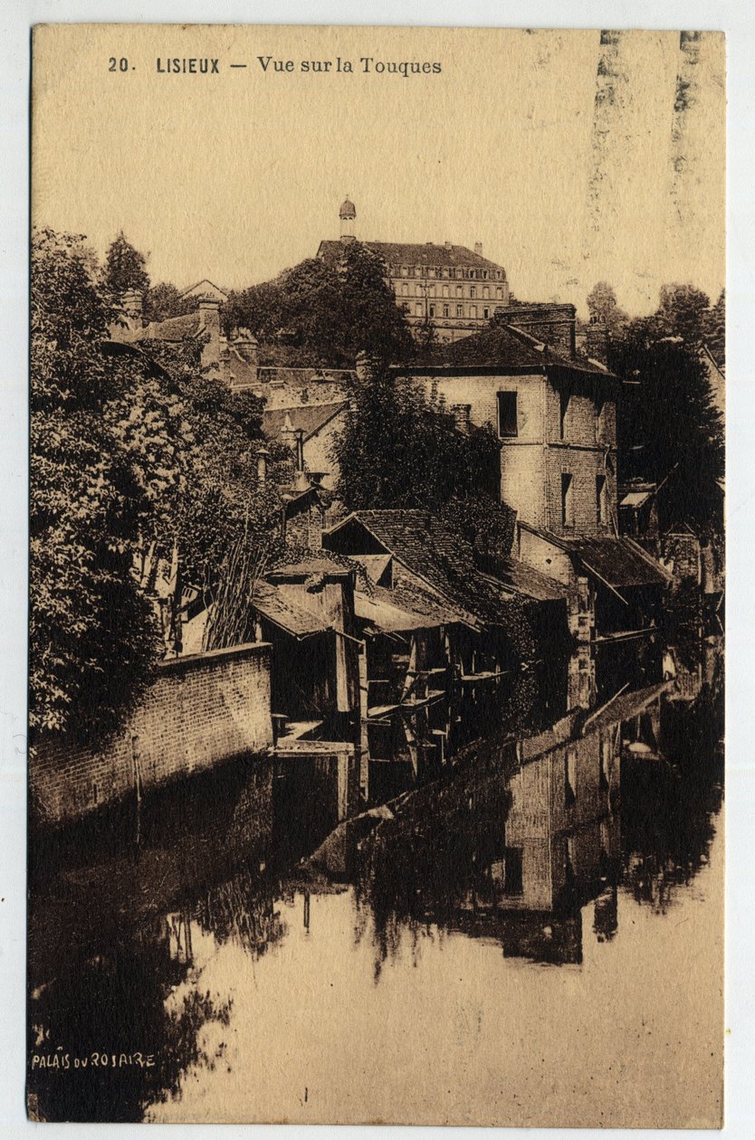 Normandia, Calvados (14), Lisieux: talot Touquesin laidalla - Postikortti vuodelta 1934 tekijältä William M. Timlin