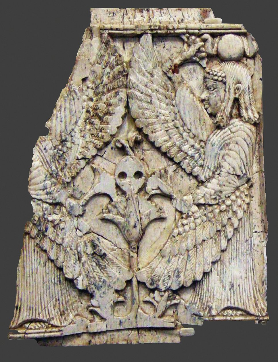 Kiltti, joka kuvaa siivellisiä olentoja, Nimrud, Mesopotamia, 8.-7. vuosisadalla eKr. tekijältä Unbekannt