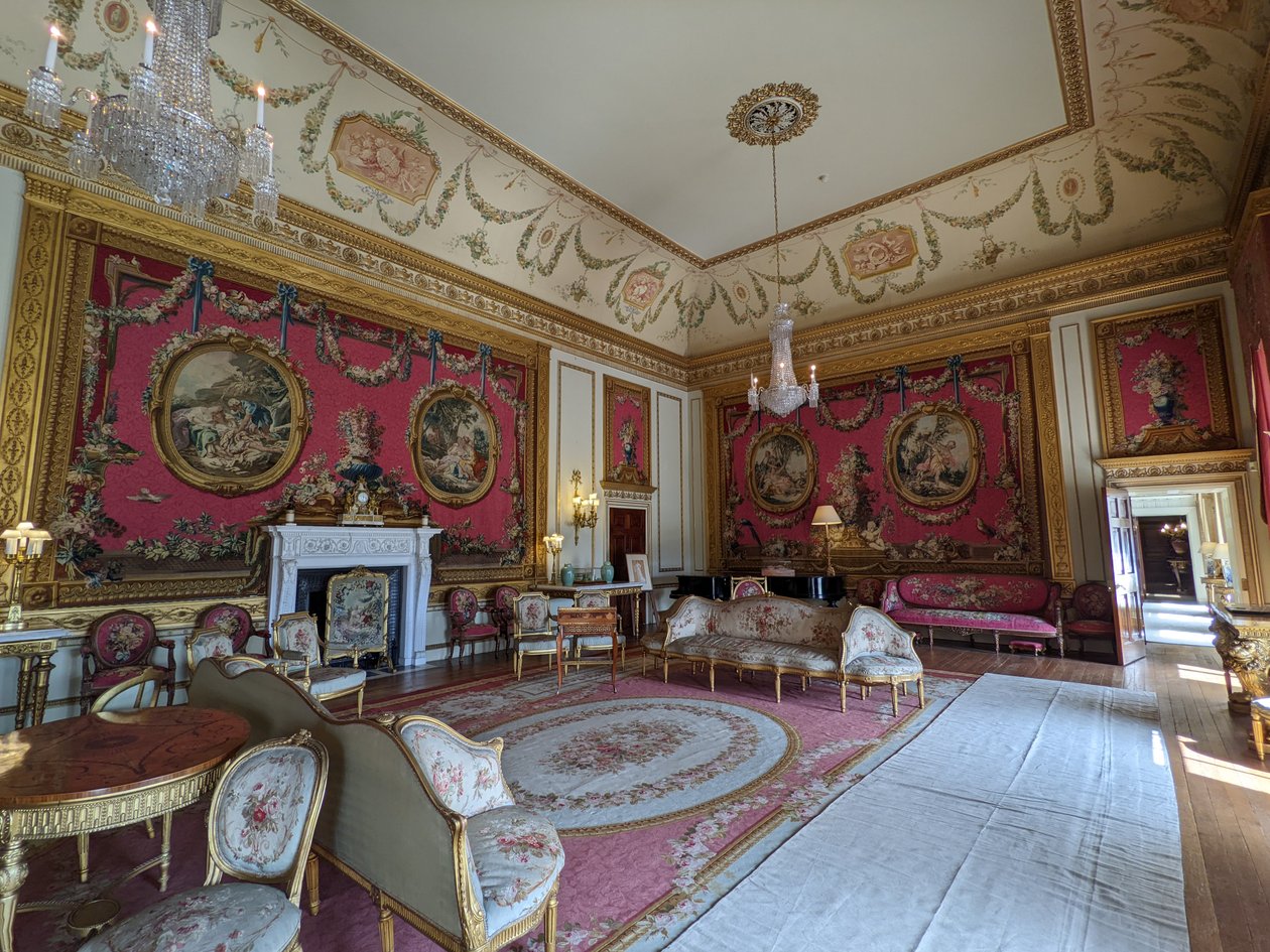 Red Tapestry Drawing Room, Nottinghamshire, Englanti (kuva) tekijältä Unbekannter Künstler