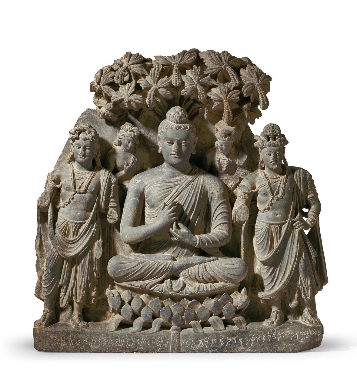 Buddha Shakyamunin ja bodhisattvojen kohokuviokolmio, 3.-4. vuosisata (harmaa liuske) tekijältä Unbekannter Künstler