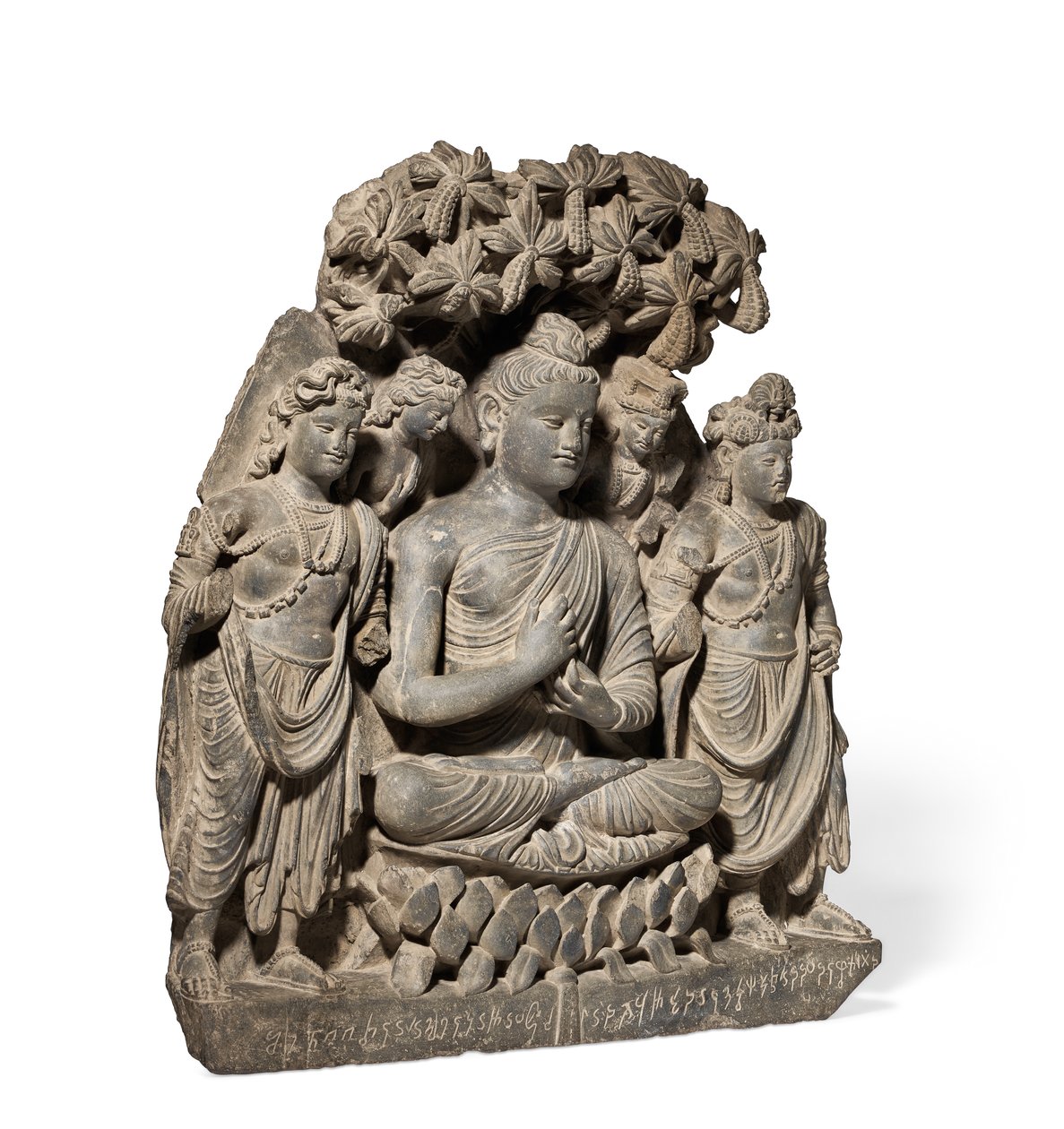 Buddha Shakyamunin ja bodhisattvojen kohokuviokolmio, 3.-4. vuosisata (harmaa liuske) tekijältä Unbekannter Künstler