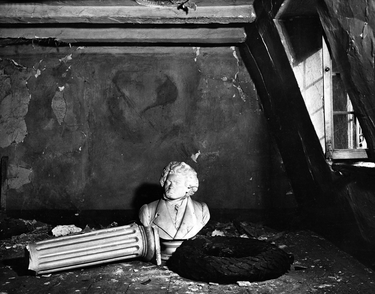 Toinen maailmansota (1939-1945) – Toinen maailmansota (toinen tai toinen maailmansota): Bonn (Saksa) 9. maaliskuuta tekijältä Unbekannt