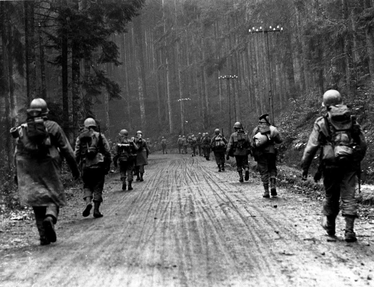 Toinen maailmansota (1939-1945) - Toinen maailmansota (WWII tai WW2): Lähellä Raon-l
