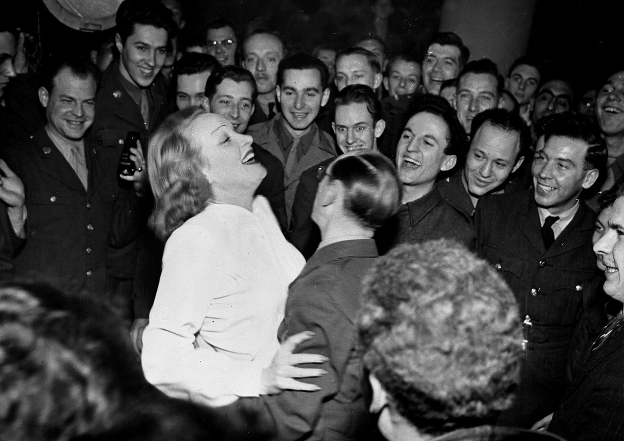 Toinen maailmansota (1939-1945) – Toinen maailmansota (toinen tai toinen maailmansota): Pariisi (Ranska) 10. maaliskuuta tekijältä Unbekannt