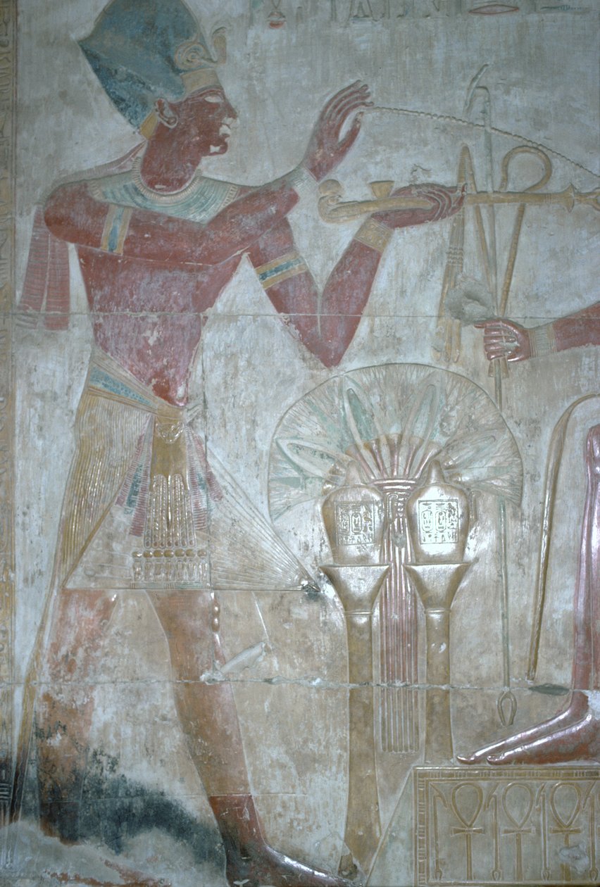 Seti I uhraamassa suitsukkeita Horukselle, Seti I:n temppeli, Egyptin uusi kuningaskunta, XIX. dynastia, noin 1318 eKr. (monivärinen kohokuvio) tekijältä Unbekannt