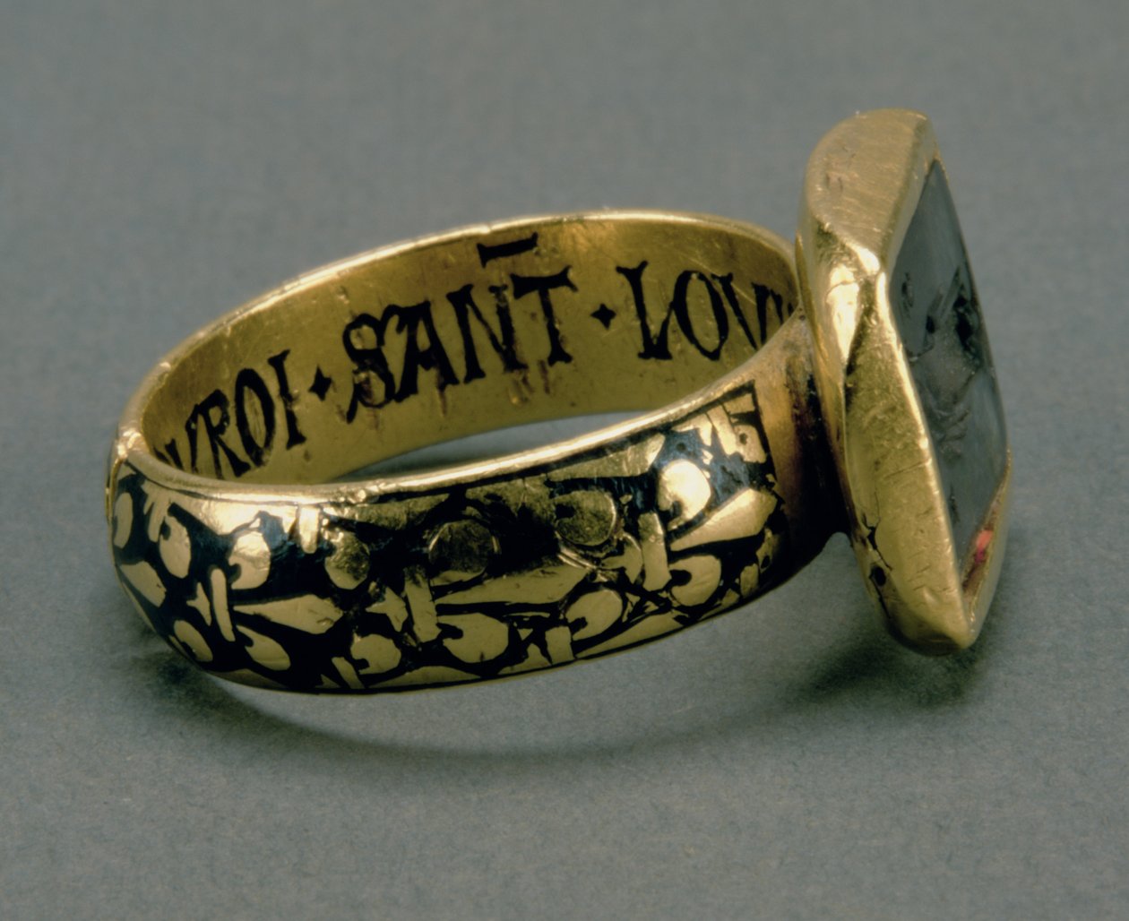 Ranskan kuninkaan Ludvig IX:n (St. Louis) sinettisormus (1215-70) (kulta ja emali) (katso myös 98047) tekijältä Unbekannt