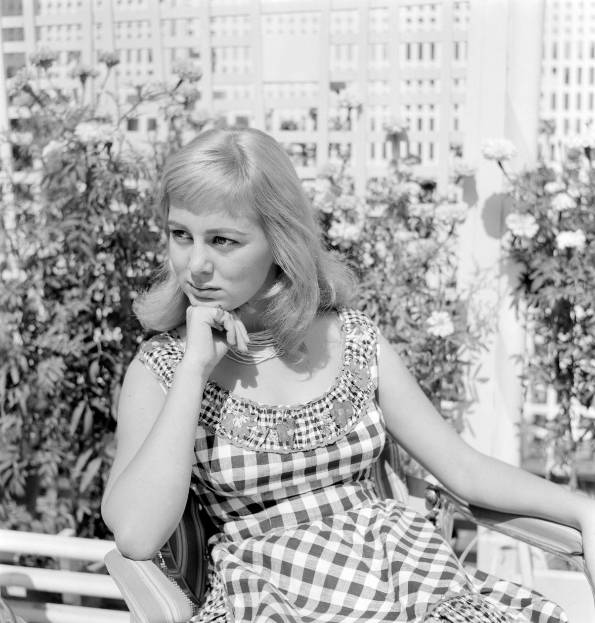 NÄYTTÄJÄ ALESSANDRA PANARO VENETSIAN LIDOLLA - 1957 tekijältä Unbekannt