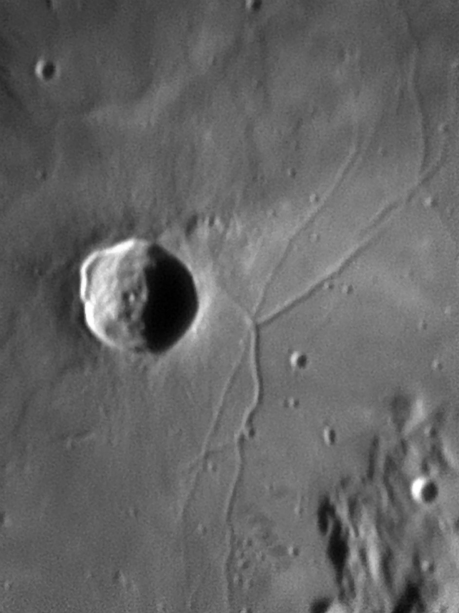 Triesneckerin kraatteri ja Rille tekijältä Unbekannter Künstler