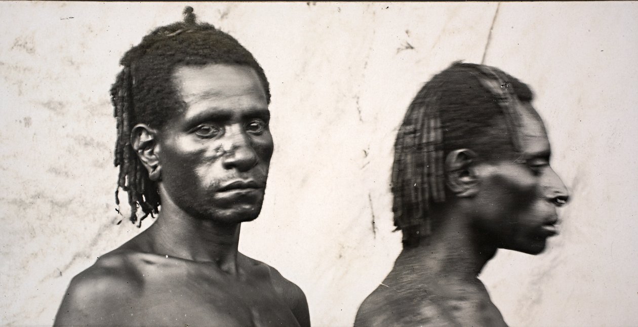 Kaksi miestä, Papua-Uusi-Guinea (gelatiinihopeaprintti) tekijältä Unbekannt