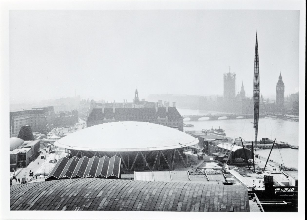 Näkymä 4. toukokuuta 1951 avattu 4. toukokuuta 1951 avattu Britannian festivaalia varten rakennettu Discovery Dome of Discovery (valkovalkoinen kuva) tekijältä Unbekannt