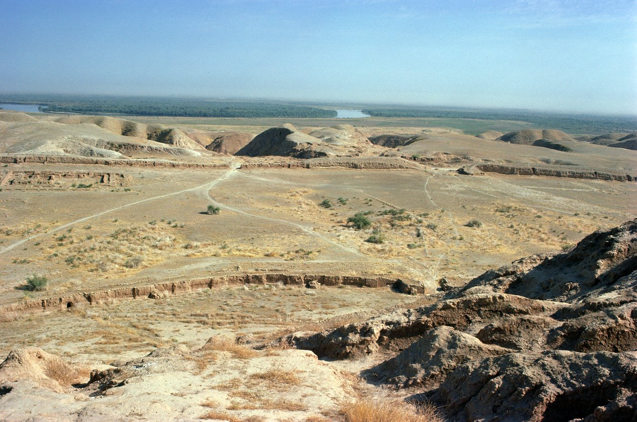 Näkymä Zigguratille, jonka rakensi Elaminten kuningas Untash-Gal (1265-46 eKr.) (kuva) tekijältä Unbekannt