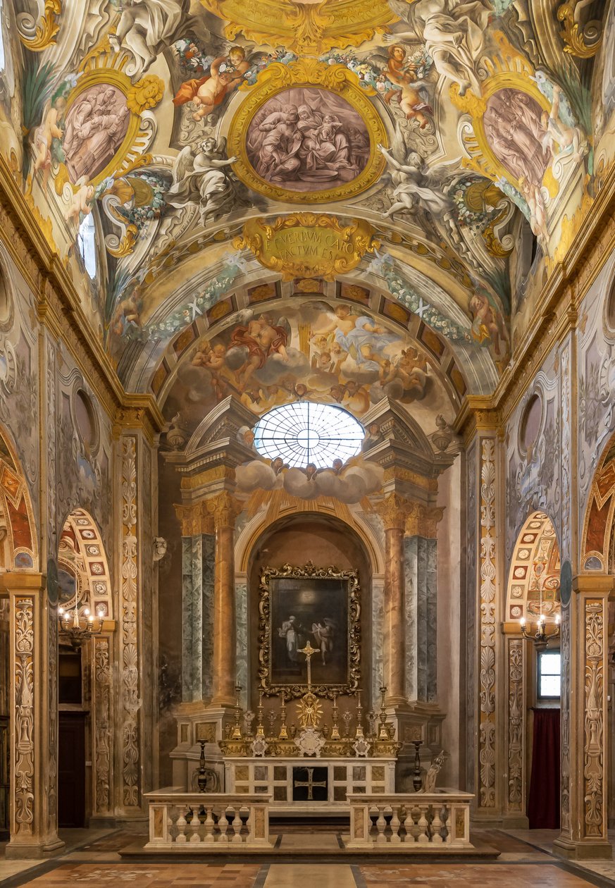 Näkymä sisätiloihin freskoilla ja pääalttarilla, Nunziatinan kirkko, Todi, Umbria, Italia (kuva) tekijältä Unbekannter Künstler