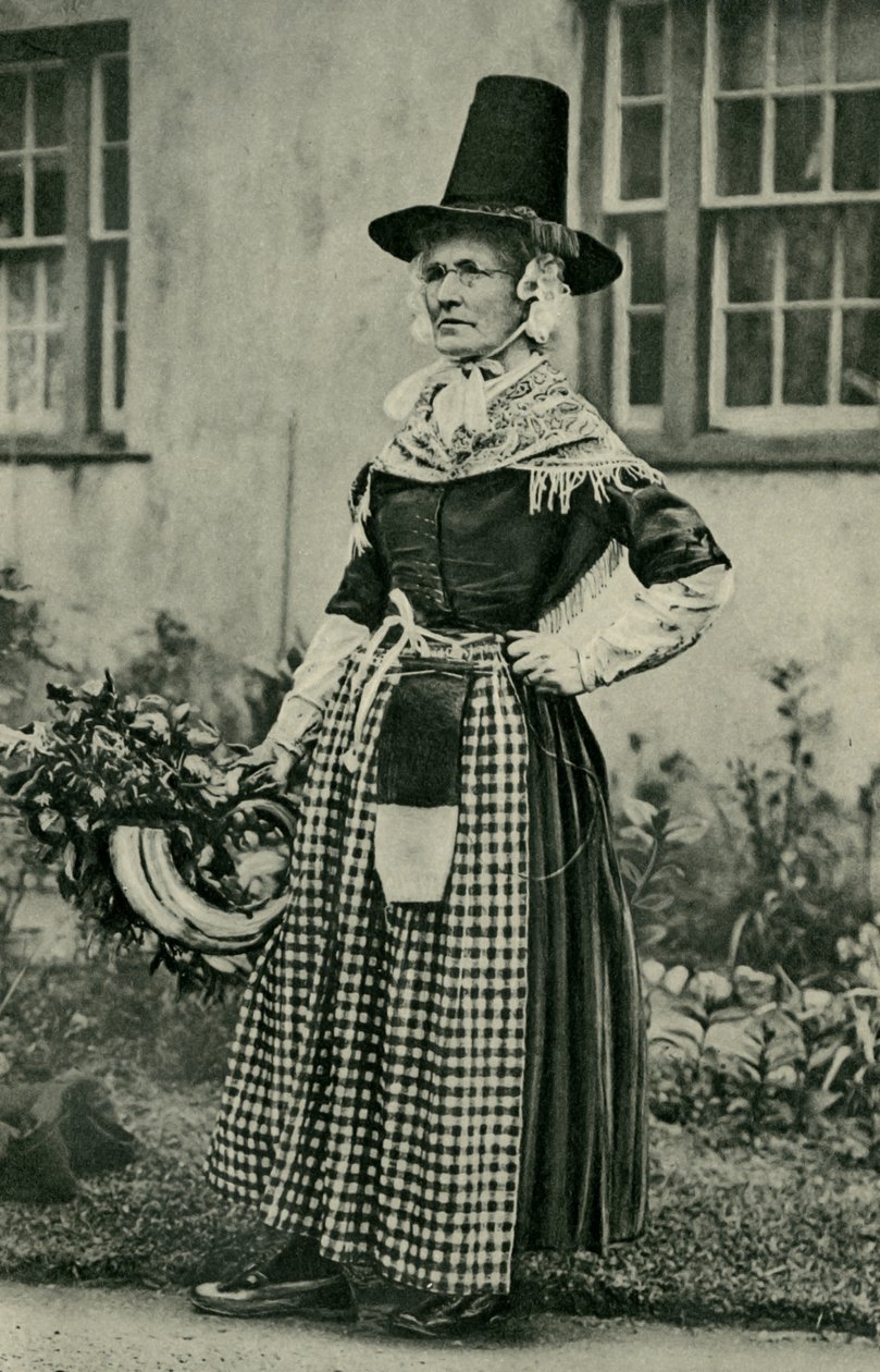 Wales. Upea vanha walesilainen dame, vankkumaton kansallispukuun. 1920 tekijältä Unbekannt