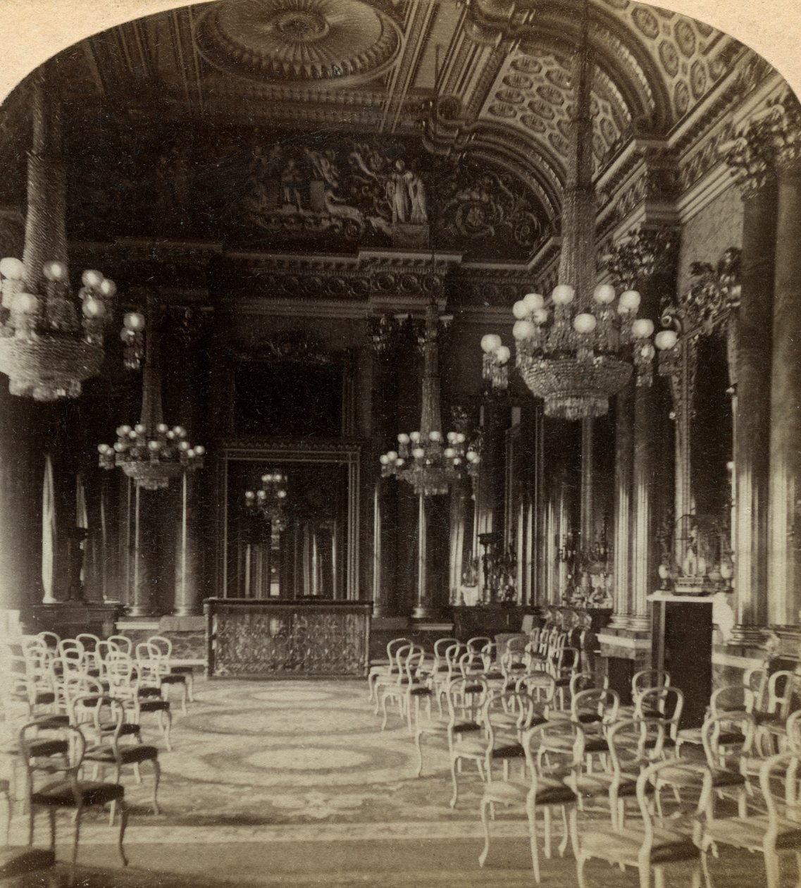 Ballroom, Buckinghamin palatsi, Lontoo. tekijältä Underwood and Underwood