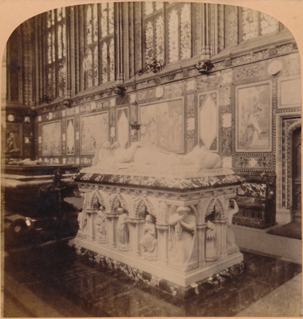 Prinssimiehen kenotafi Albert Memorial Chapelissa, Windsorissa, Englannissa, 1900. tekijältä Underwood and Underwood