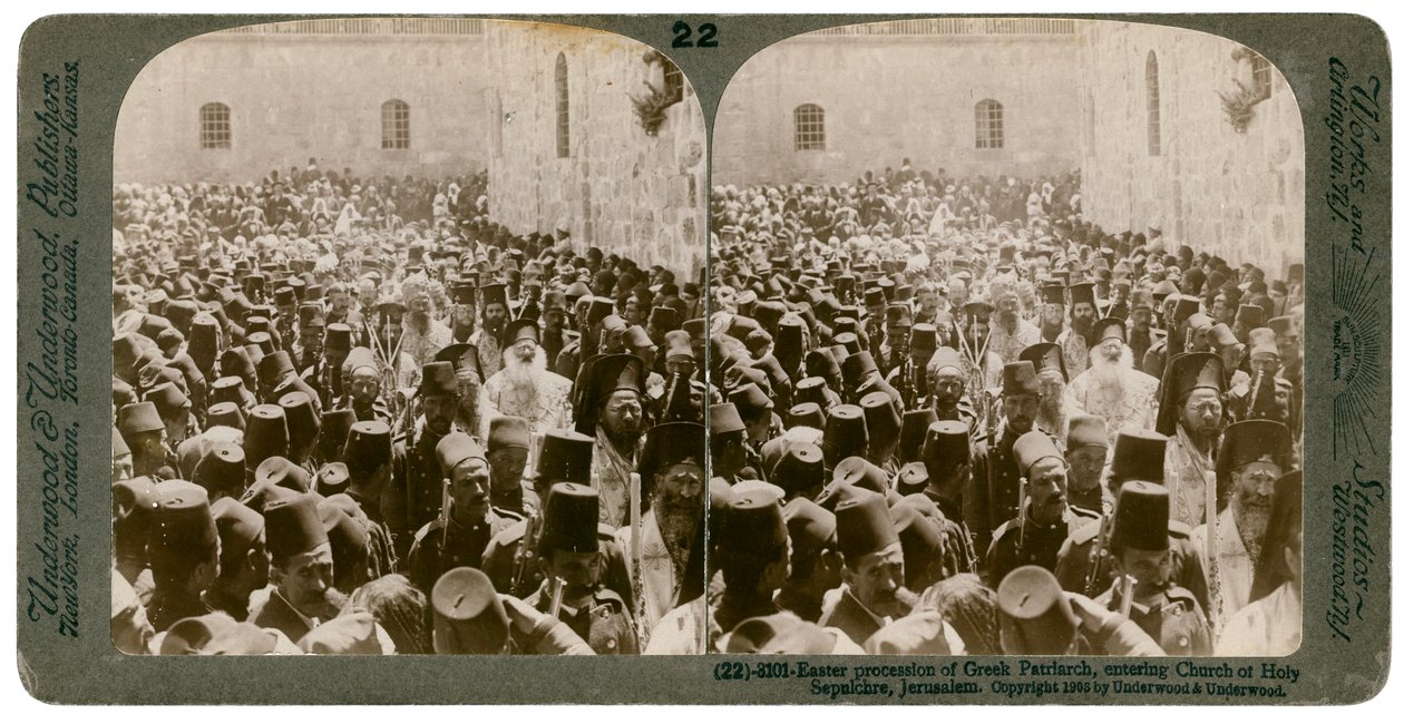 Kreikkalaisen patriarkan pääsiäiskulkue sisäänmenossa Pyhän haudan kirkkoon, Jerusalemiin, 1903. tekijältä Underwood and Underwood
