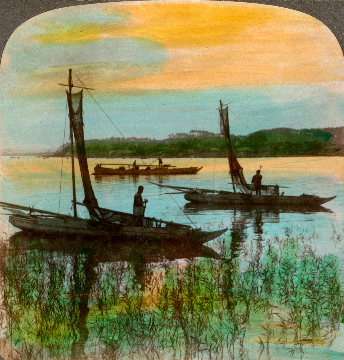 Kalastusveneet auringonlaskun aikaan lähellä Yokohama, Japani, 1904. tekijältä Underwood and Underwood