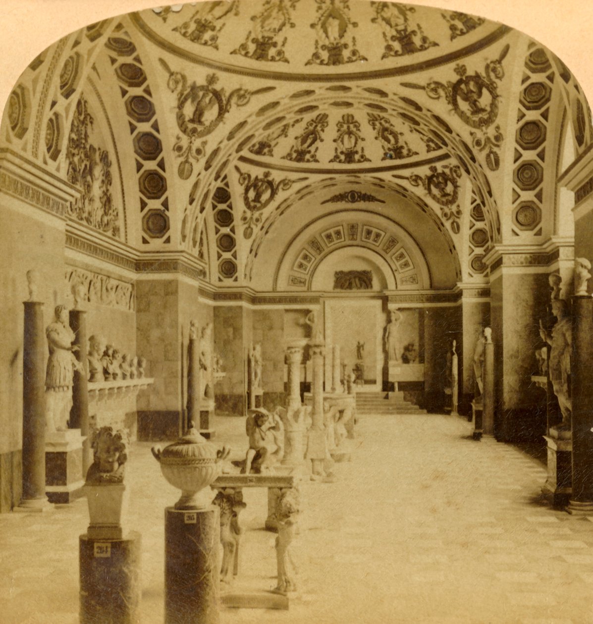 Roomalaisten sali, Glyptothek, München, Saksa, 1898. tekijältä Underwood and Underwood