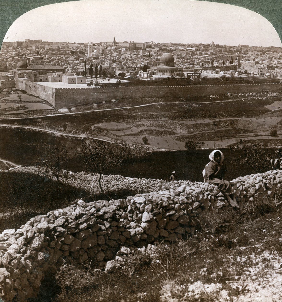Jerusalem, katsottuna kaakosta, näyttää temppelin paikan, Palestiina, 1900-luku. tekijältä Underwood and Underwood