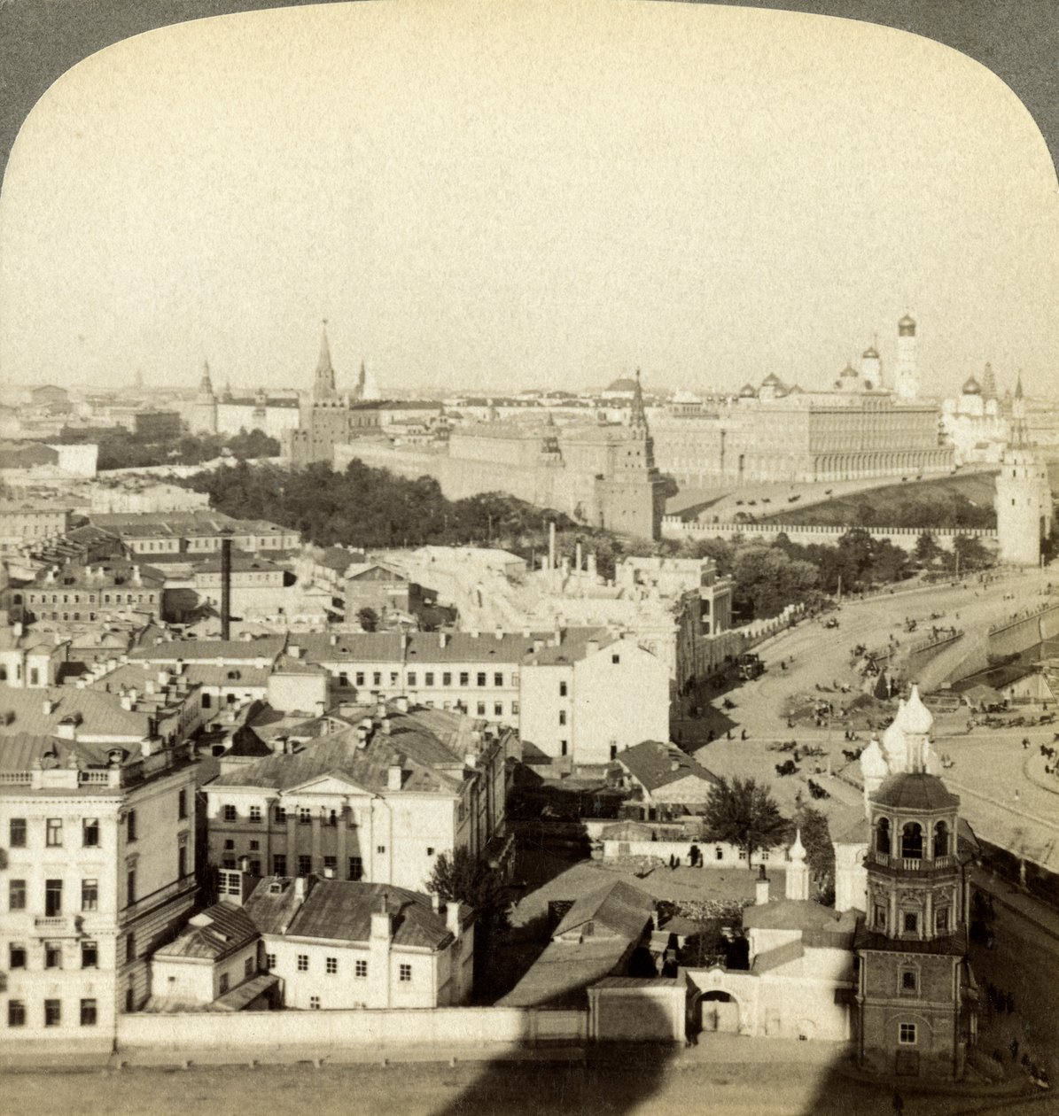 Kremlin muuri, Moskova, Venäjä. tekijältä Underwood and Underwood