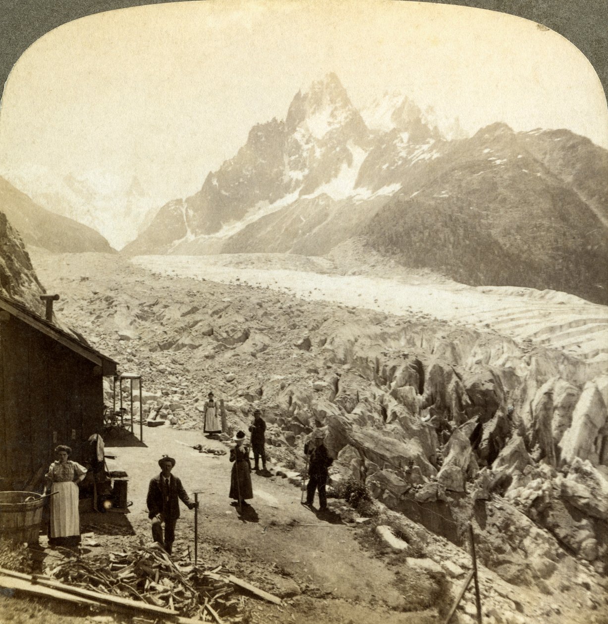 Mer de Glace Chapeausta, lähellä Chamonixia, Ranska. tekijältä Underwood and Underwood