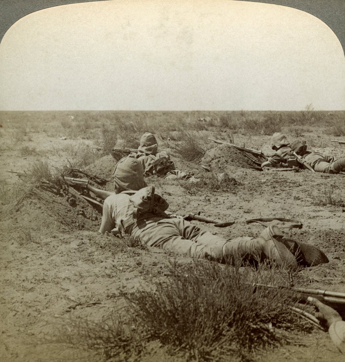 Taistelulinjalla Queens Finestin kanssa, Modder River, Etelä-Afrikka, Boer War, 1899-1902. tekijältä Underwood and Underwood
