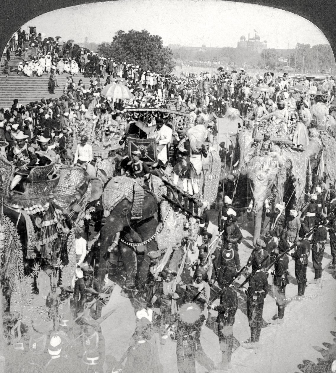 Princes in the Grand State Entry, Durbar, Delhi, Intia. tekijältä Underwood and Underwood