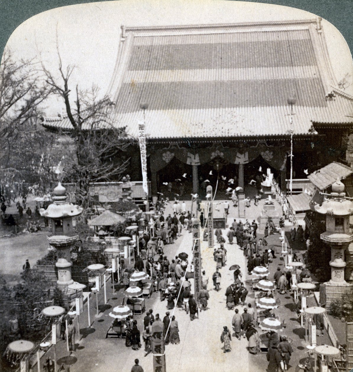 Asakusa-temppelin etelärintama, Tokio, Japani, 1904 tekijältä Underwood and Underwood