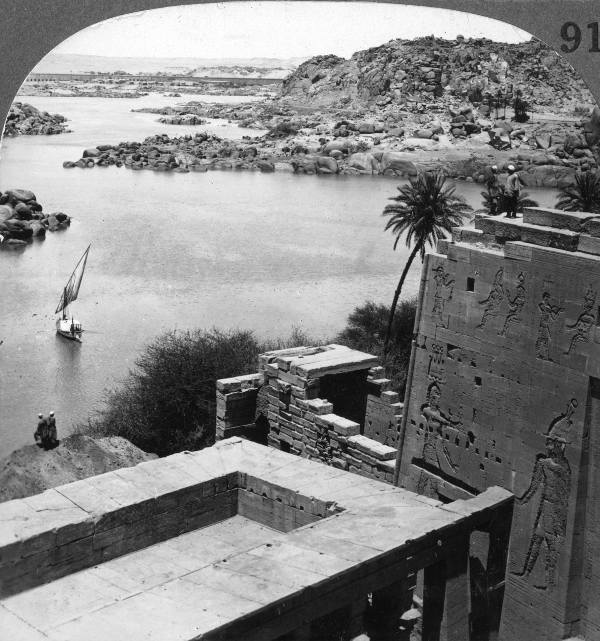 Assuanin pato nähtynä Philaen temppelistä Egyptissä, 1905. tekijältä Underwood and Underwood