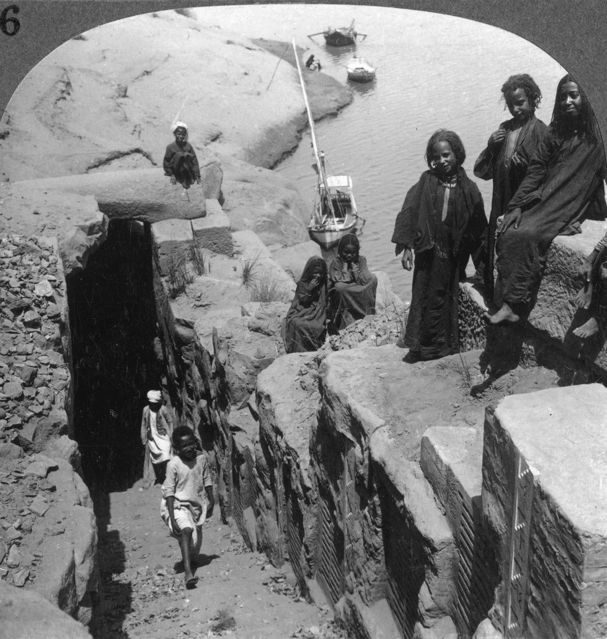 Ensimmäisen kaihien tulvien nilometrimittari, Egypti, 1905. tekijältä Underwood and Underwood