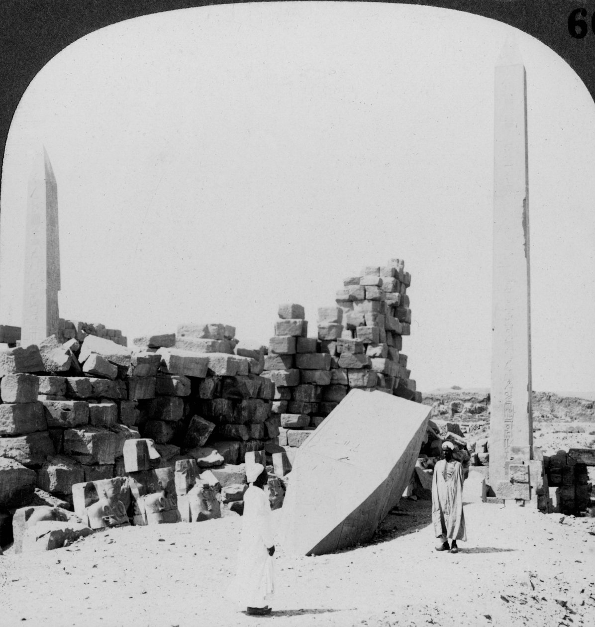 Egyptin korkein obeliski, temppelissä Karnakissa, Thebes, Egypti, 1905. tekijältä Underwood and Underwood