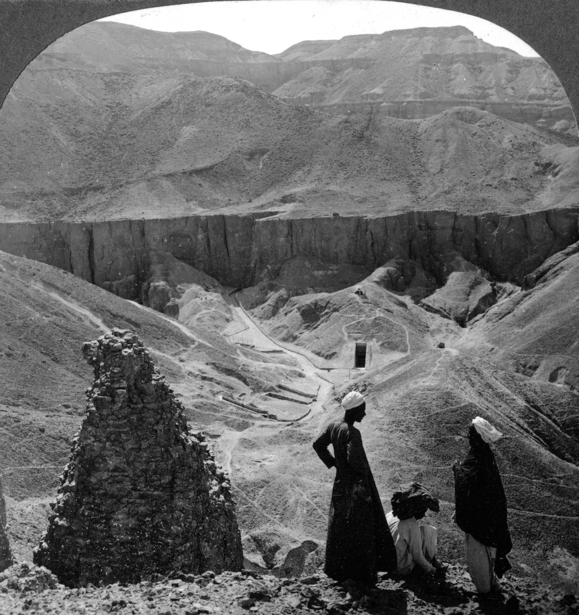 Kuninkaiden laakso haudat Thebassa, Egyptissä, 1905. tekijältä Underwood and Underwood