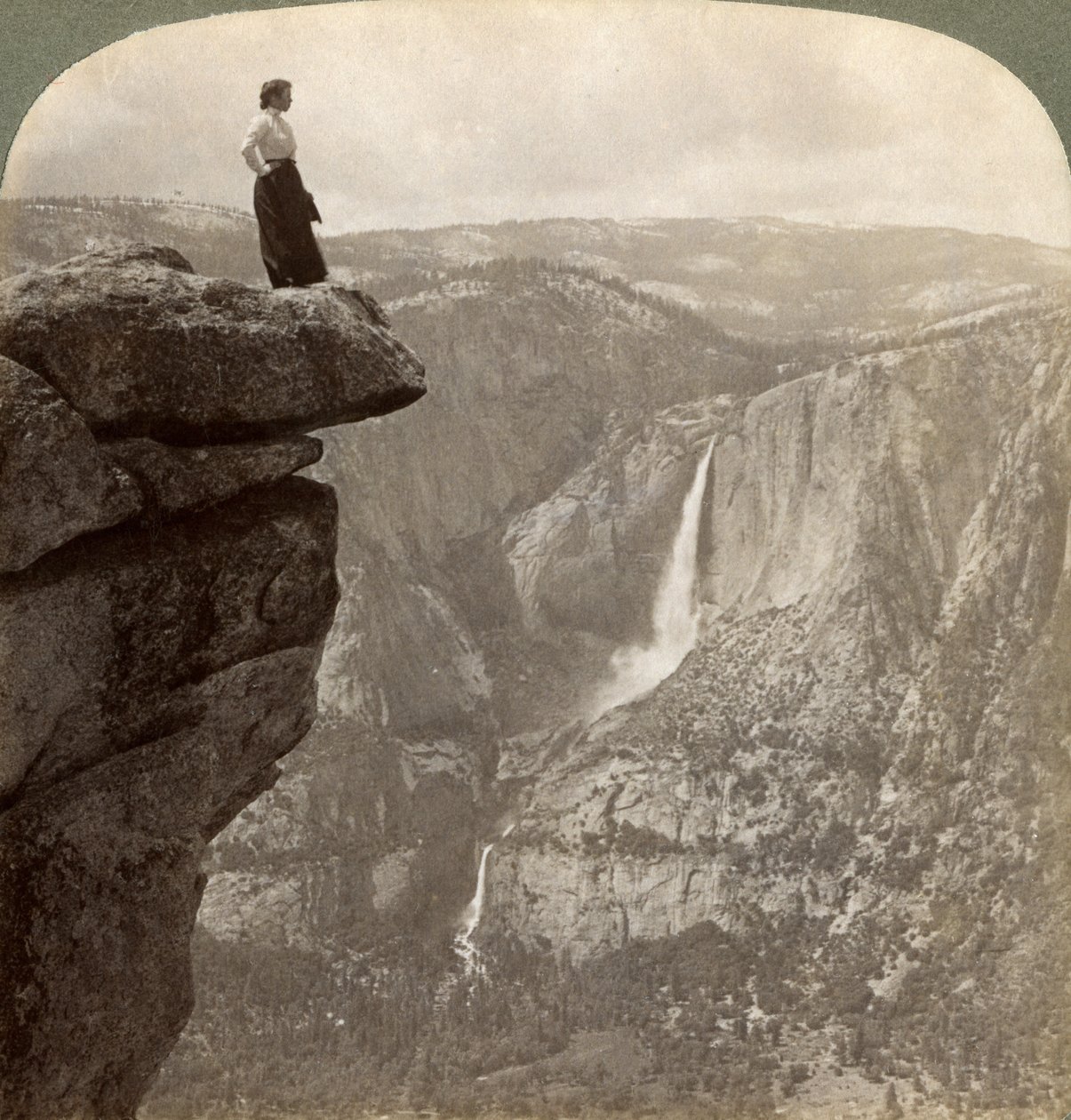 Näkymä Glacier Pointista, Yosemite Valley, Kalifornia, USA, 1902. tekijältä Underwood and Underwood