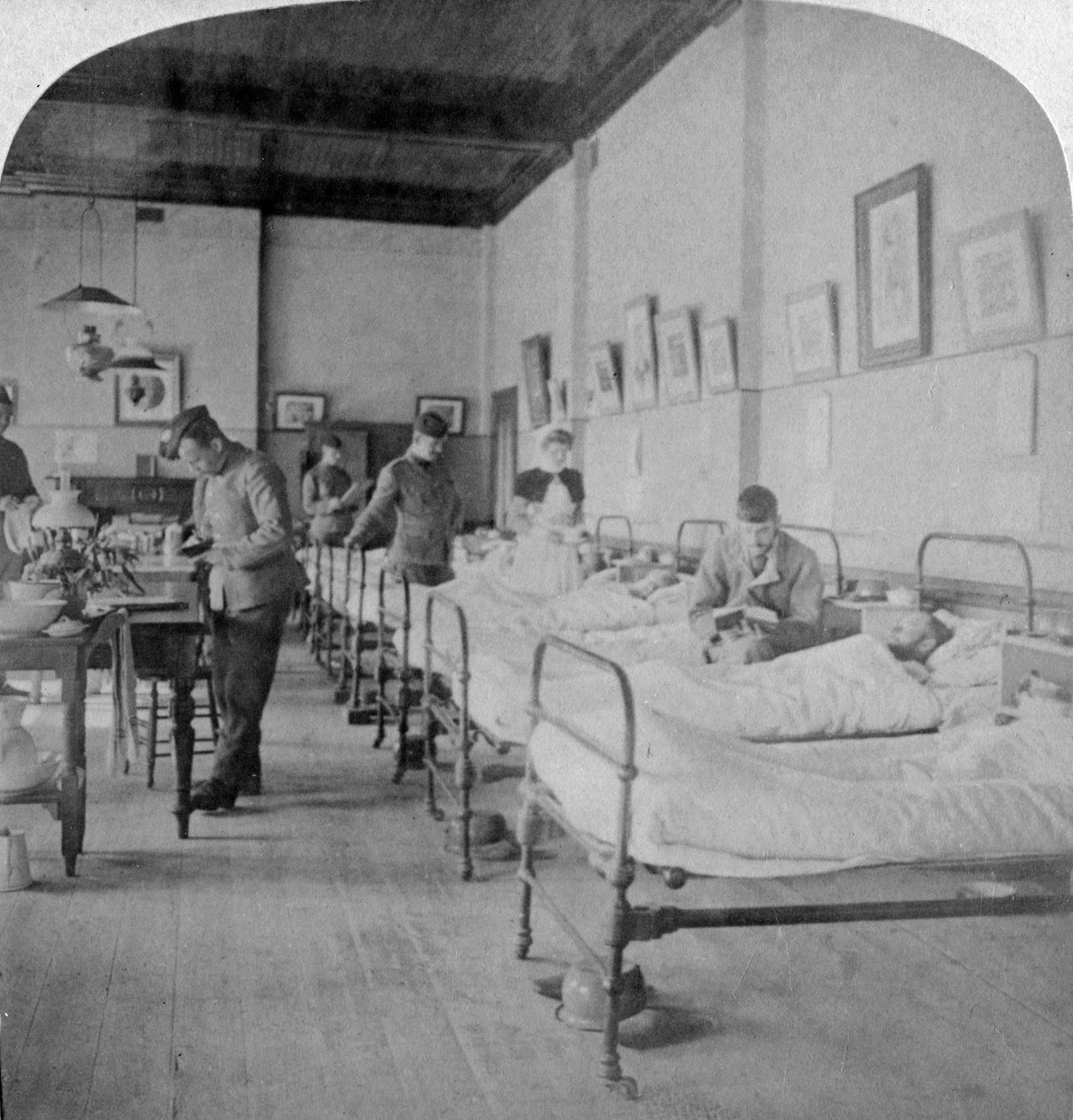 Osasto yleissairaalassa nro 10, entinen Grays College, Bloemfontein, Etelä-Afrikka, 1901 tekijältä Underwood and Underwood