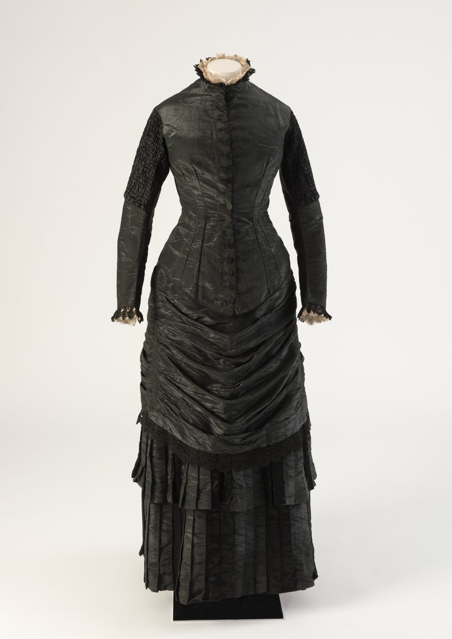 Musta kastettu silkki surumekko, 1880 (silkki) tekijältä Unbekannt Unbekannt