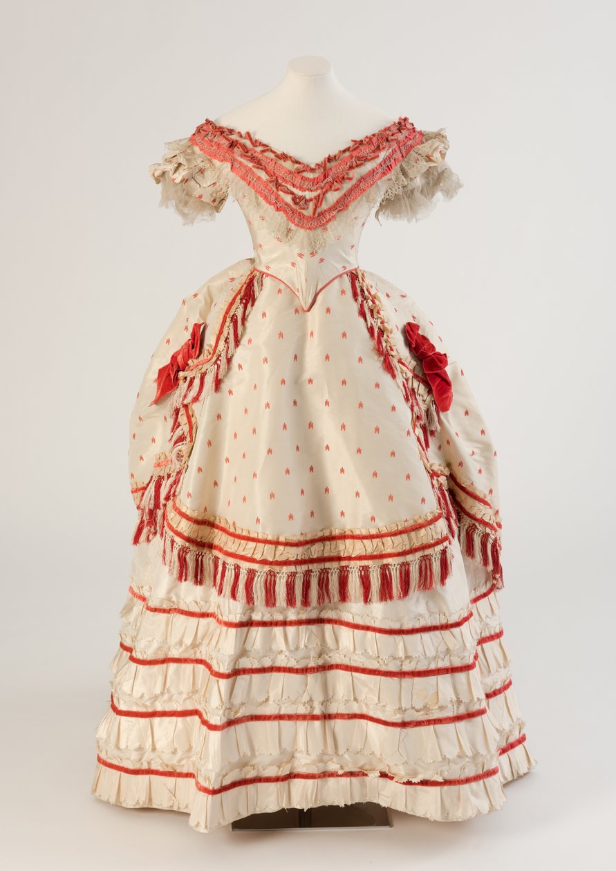 Valkoinen ja korallinpunainen kudottu silkki-iltapuku, 1870 (silkki) tekijältä Unbekannt Unbekannt