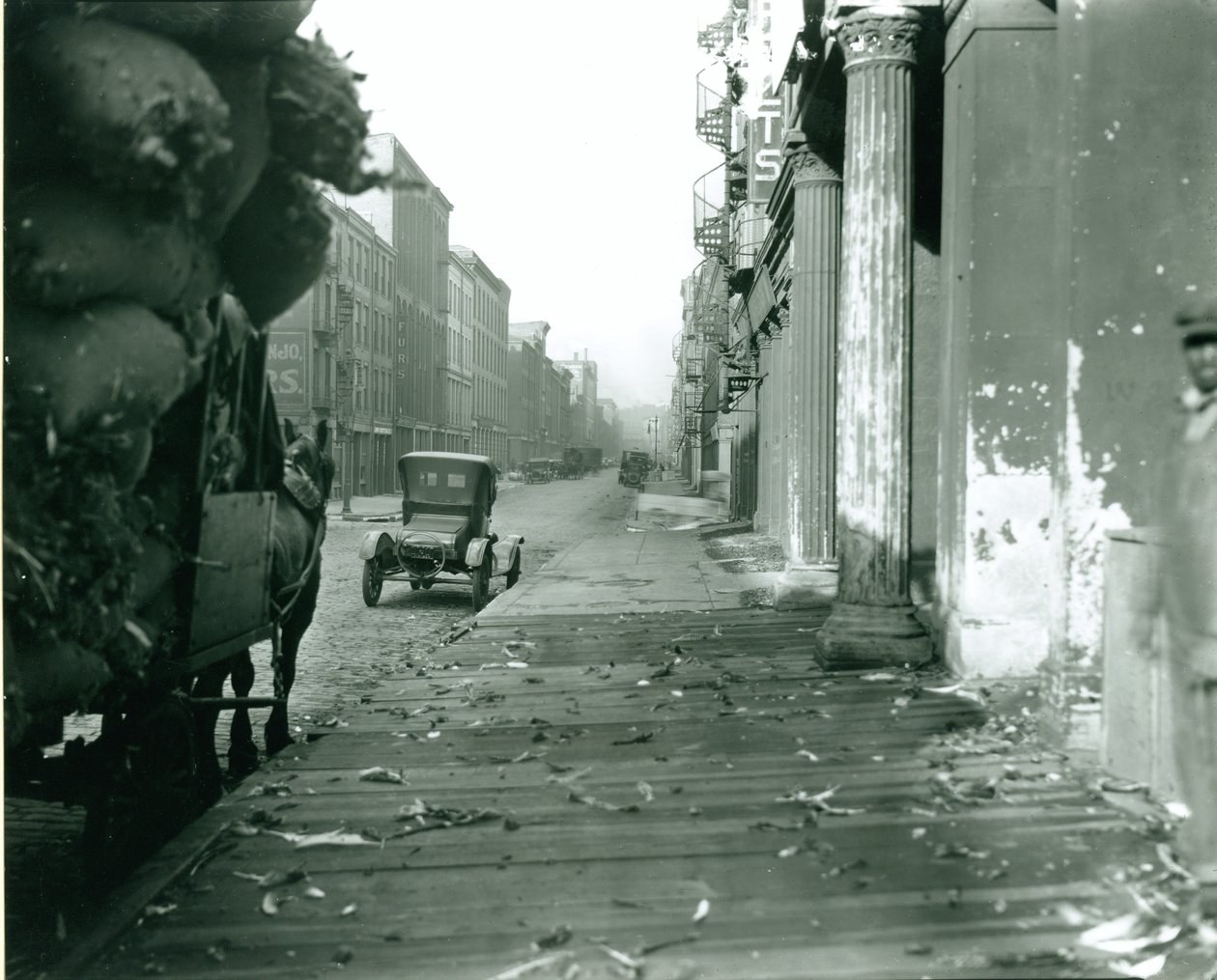 Main Street, katse pohjoiseen päin Market Street tekijältä Unknown