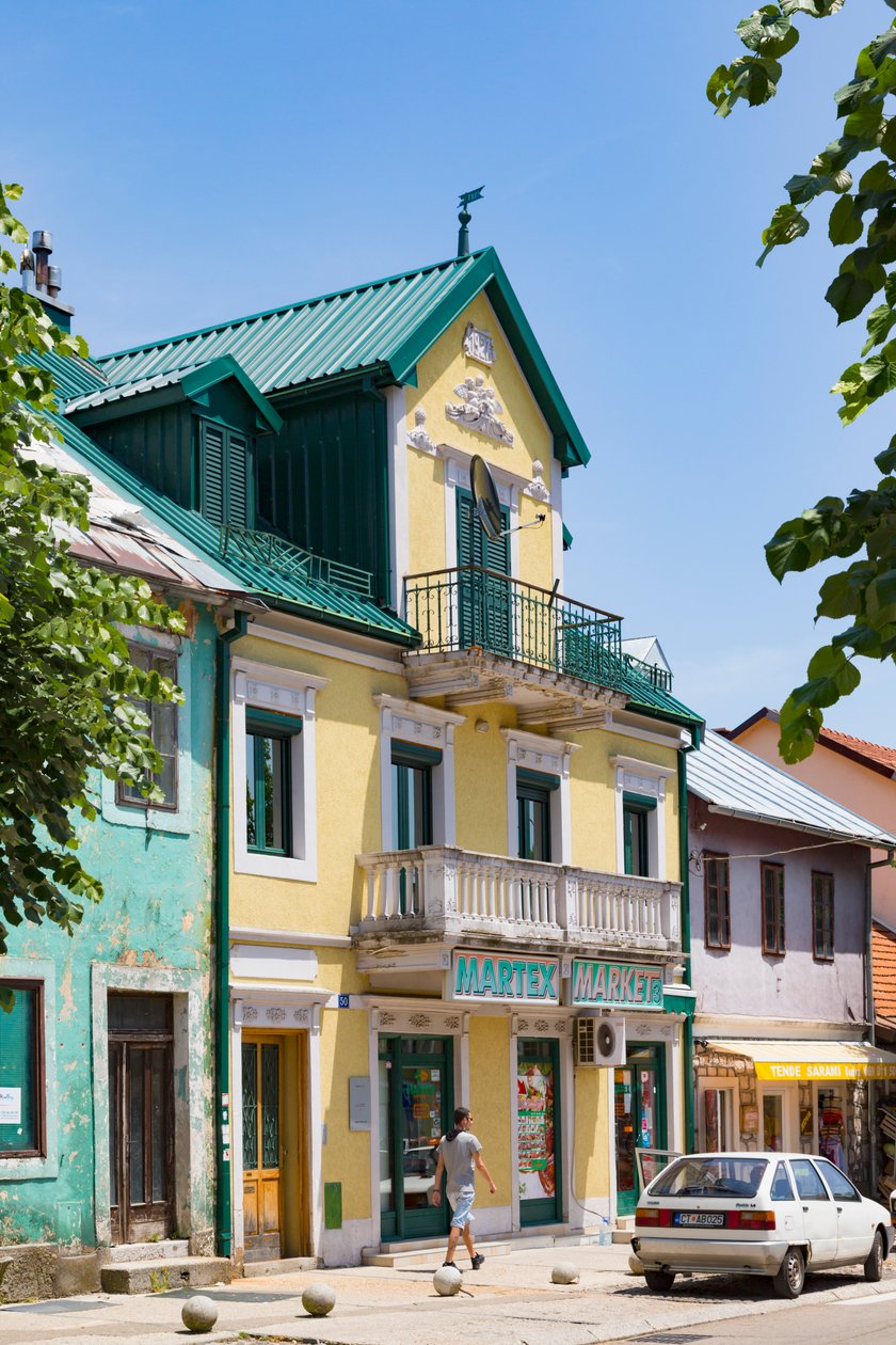 Baja Pivljanina Street, Cetinje, Montenegro tekijältä Unknown
